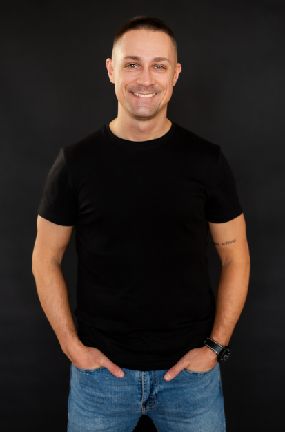 Mateusz Burdak - Program partnerski & Marketing​